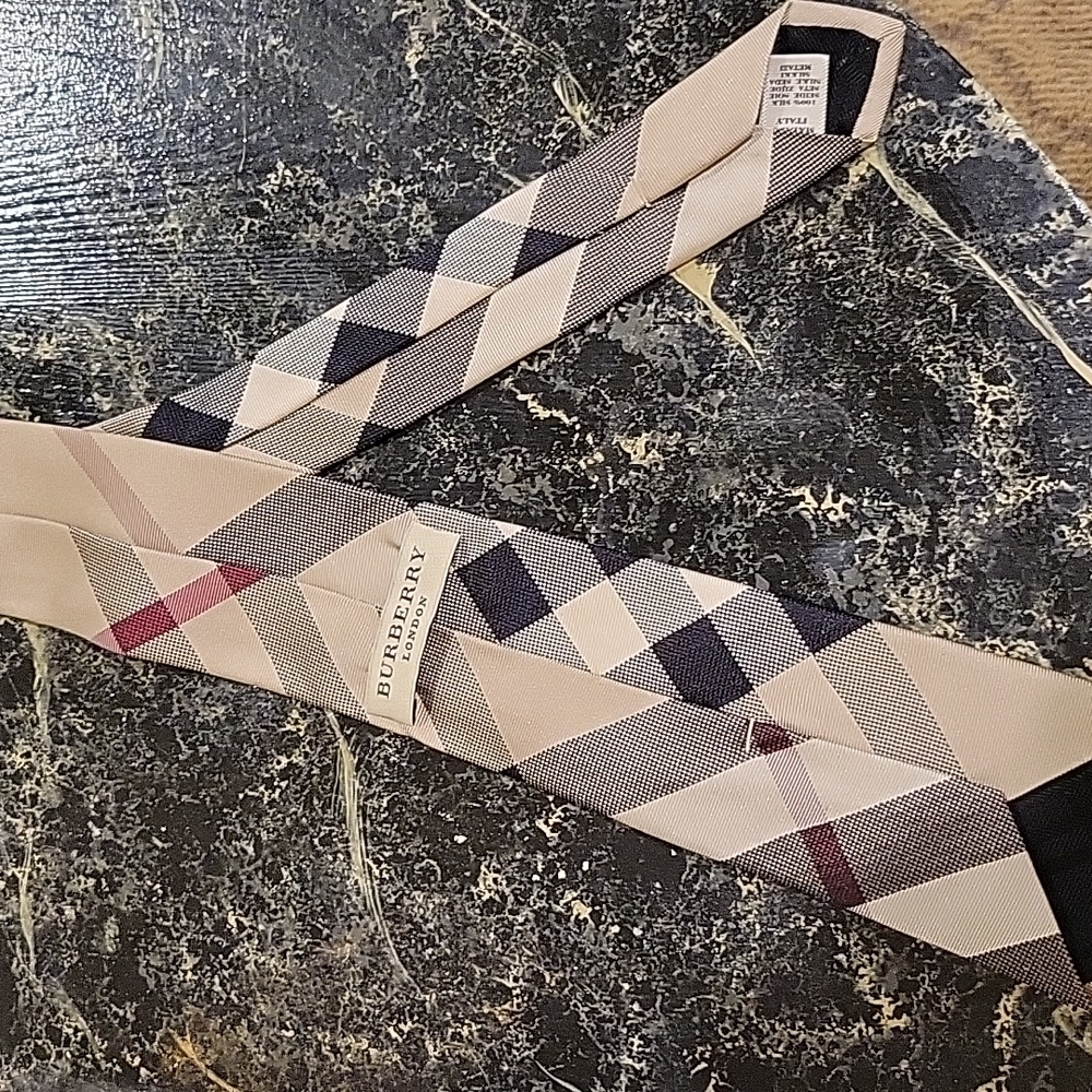 BURBERRY men's tie